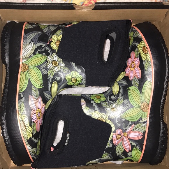 Bogs Shoes - *NEVER WORN, BRAND NEW* BOGS Classic Stargazer, 10